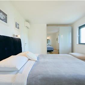 6 Bedroom Seafront Villa with Pool near Slano, Sleeps 12-14
